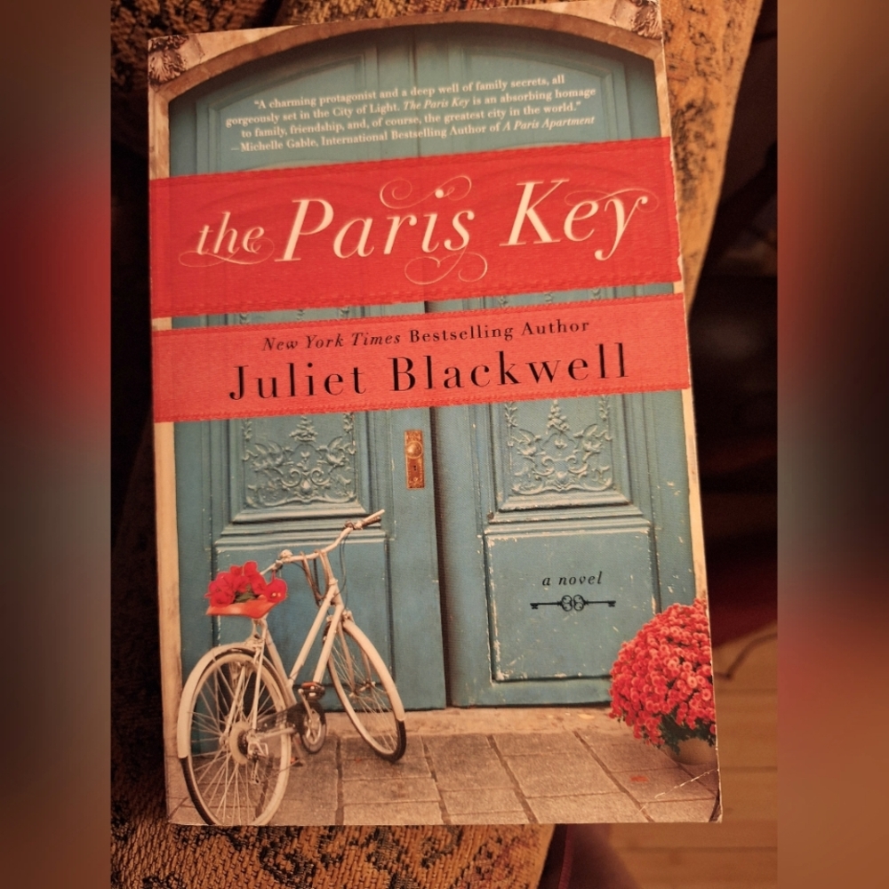 Juliet Blackwell "The Paris Key"
